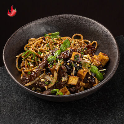 Лапша с говядиной по-сычуаньски в Secret Kitchen по цене 790 ₽