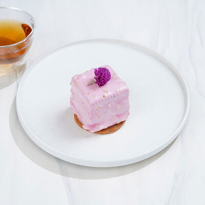 Пирожное муссовое малиновое в Магбургер & Братья Караваевы по цене 185