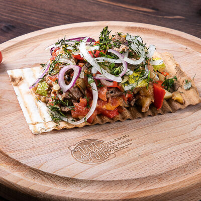 Теплый салат из печеных овощей в Шашлык-Машлык по цене 480 ₽