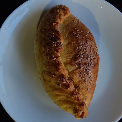 Куриный расстегай в Джон Вкусный по цене 6250 ₽