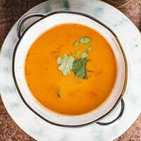 Суп Том ям с тигровыми креветками в Jesstaurant