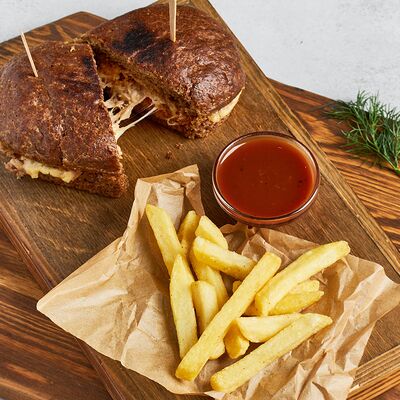 Сэндвич с тунцом в Kekou Вкусная еда по цене 550 ₽