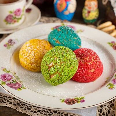 Профитроль с клубничным кремом в Катюша Katyusha по цене 130