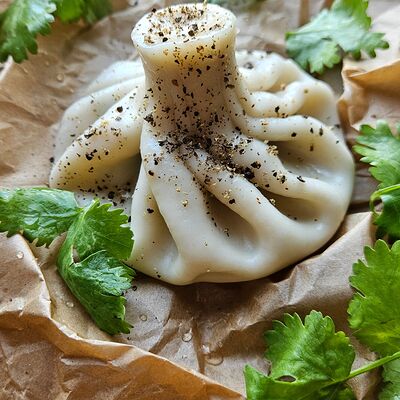 Хинкали с сыром отварные в Сытый Гусь по цене 139 ₽