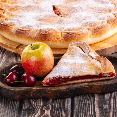 Пирог Яблоко-вишняв Осетинские Пироги по цене 1300 ₽