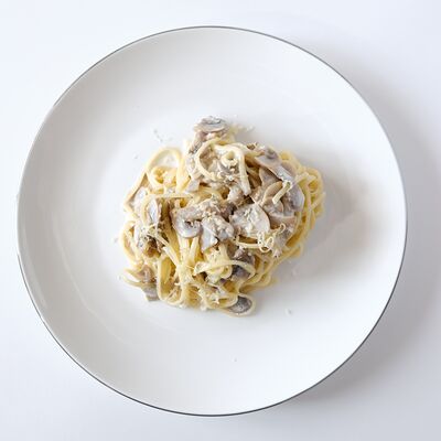 Сливочная паста с грибами в Уже готово по цене 210 ₽