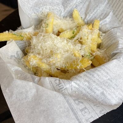 Картофель фри с сыром 