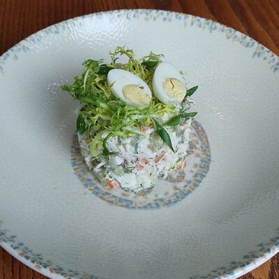 Салат Столичный в Дюшес по цене 485