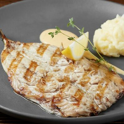 Скумбрия на мангале в Линдерхоф по цене 1295 ₽