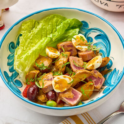 Нисуаз с тунцом в Osteria Dolce по цене 1100 ₽