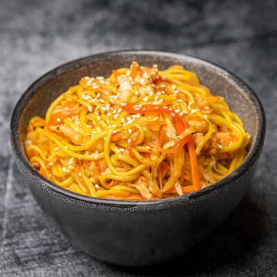 Яичная лапша с курицей в соусе Сладкий чили в Korean Chick по цене 349