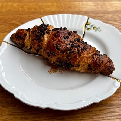 Круассан шоколадный в Touché по цене 400 ₽