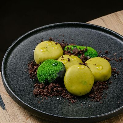 Вагаси фисташка в Джимми Чу по цене 720 ₽