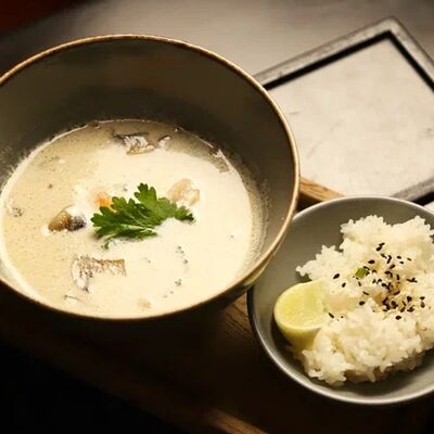 Том Кха с креветками в More More по цене 1025 ₽