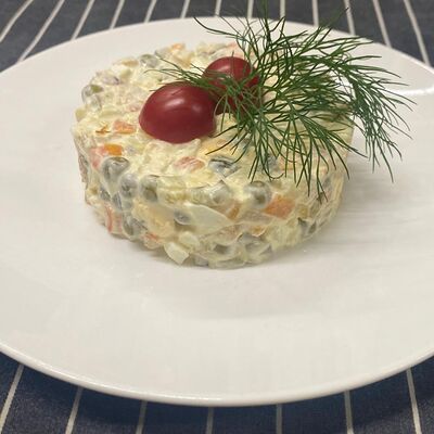 Салат Столичный в Три перца по цене 320 ₽