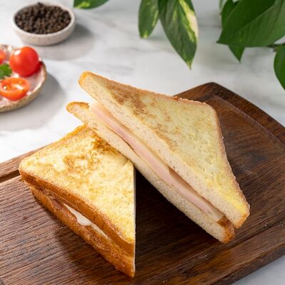 Французский тост с ветчиной и сыром в Петрушка по цене 342 ₽