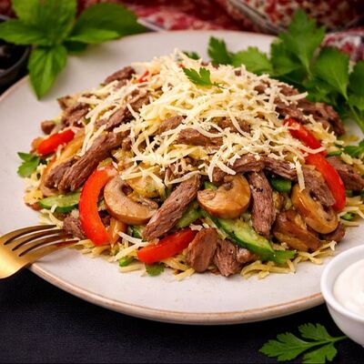 Салат мясной в 17 шампуров по цене 635 ₽