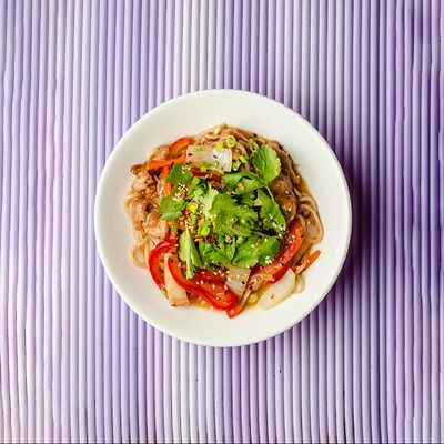 Лапша со свининой и овощами в Лапшичка по цене 480 ₽