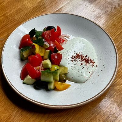 Греческий салат с муссом из феты в Kvartal по цене 690 ₽