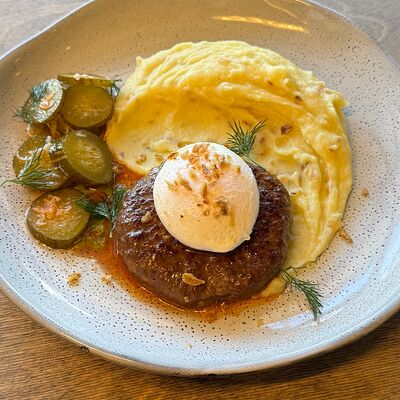 Бифштекс из мраморной говядины в Fllore cafe по цене 899 ₽