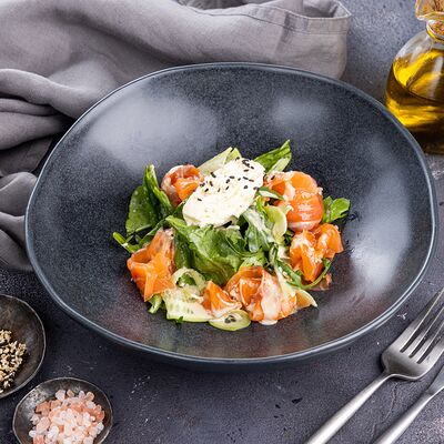 Салат с лососем и цитрусовой креметтой в Encore Cafe по цене 1140 ₽