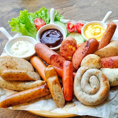 Микс баварских колбасок в Сидрерия Батя по цене 1650 ₽