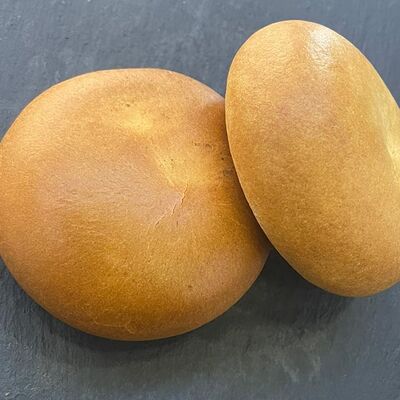 Пирожки с яблочной начинкой в КофеНямия по цене 170 ₽