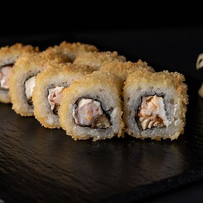 Ролл темпура с креветками в Первый по цене 660 ₽