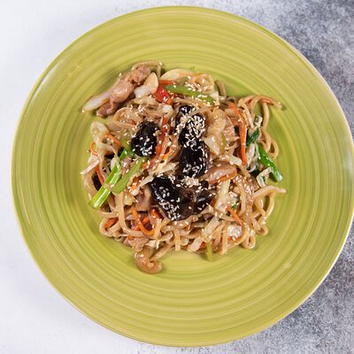 Вок с курицей в Soju по цене 860 ₽