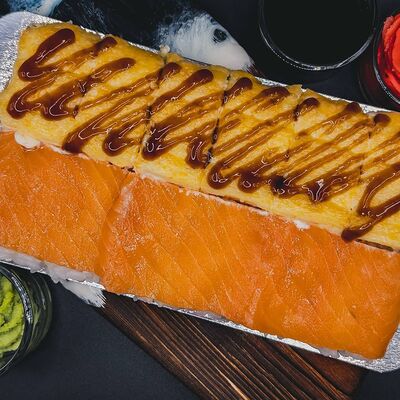 Ролл яки с лососем в Sushi Time по цене 750 ₽
