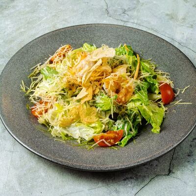 Цезарь с креветками в Moloko по цене 680 ₽