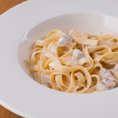 Цыпленок с макарошками в Траттория для друзей по цене 370 ₽