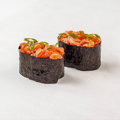 Суши Острый лосось 2 шт в СитиФокс по цене 392 ₽