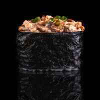 Острые суши с угрем и луком сибулет в Евразия-Экспресс