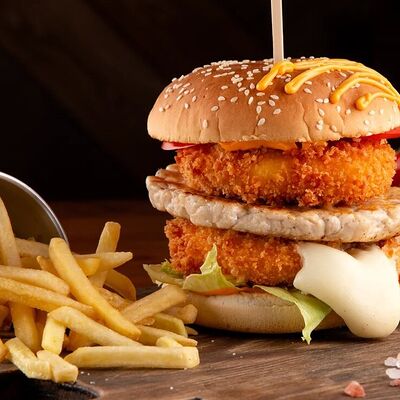 Сырный бургер в ЧиллДОМ по цене 710 ₽