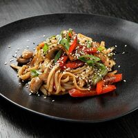 Удон с овощами в Loca Pizza