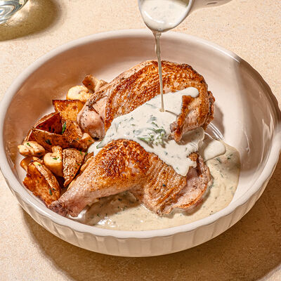 Чкмерули из цыплёнка с картофелем и грибамив Хачапури выпечка и вино по цене 780 ₽