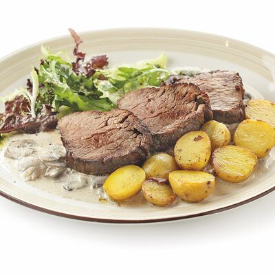 Говяжьи медальоны в Time to Coffee по цене 1550 ₽