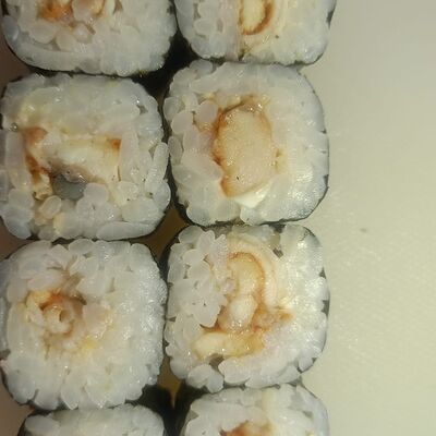 Ролл угорь в Пицца Семейная точка по цене 260 ₽