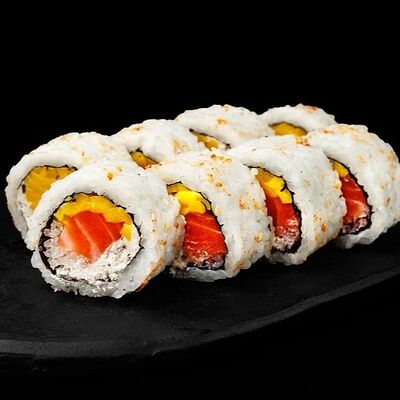 Ролл с лососем и дайконом в Sushi please по цене 1100 ₽