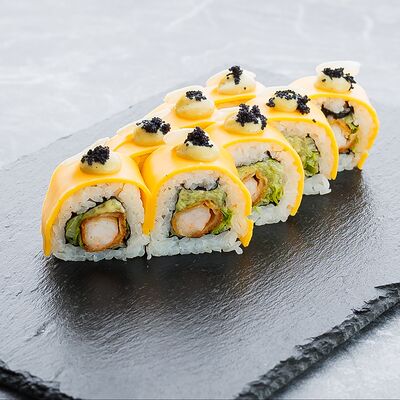 Запеченный ролл Чеддер с креветкой в Rolls Bar по цене 746 ₽