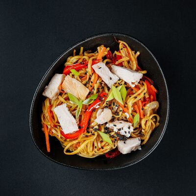 Рамен с курицей в Суши скат по цене 420 ₽