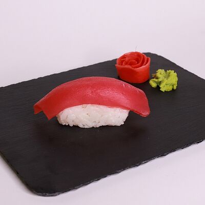 Суши Тунец в Sushi Kiosk по цене 180 ₽
