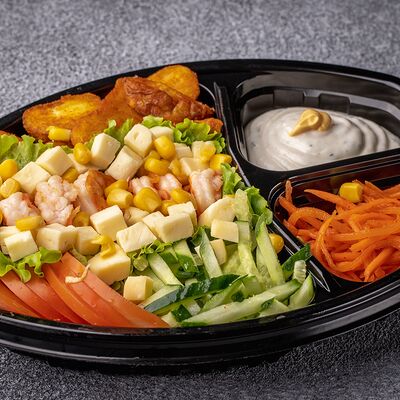 Шаверма с креветками на тарелке в Турбо Шаверма по цене 480 ₽