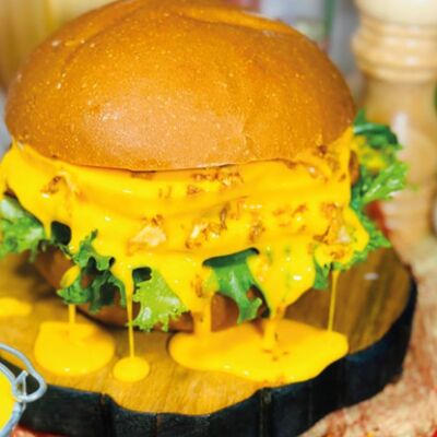 Бургер Сырный хайп в Пиццерия Перчик по цене 555 ₽