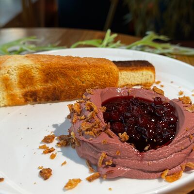 Паштет из печени цыпленка с северной ягодой в Seven по цене 550 ₽