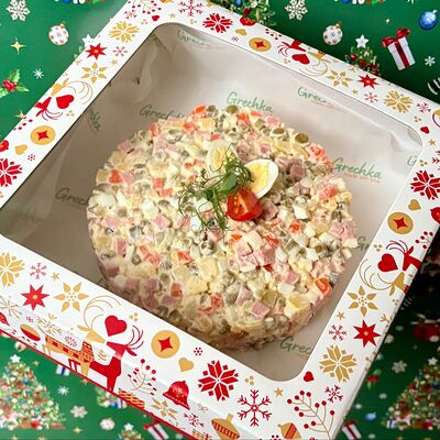 Салат Оливье с ветчиной 1 кг в Grechka по цене 1500 ₽