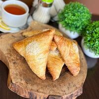 Самса с курицей в Ah house