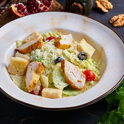 Цезарь с курицей в Мясье House по цене 680 ₽