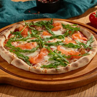 Пицца с лососем слабой соли в Liman по цене 1190 ₽